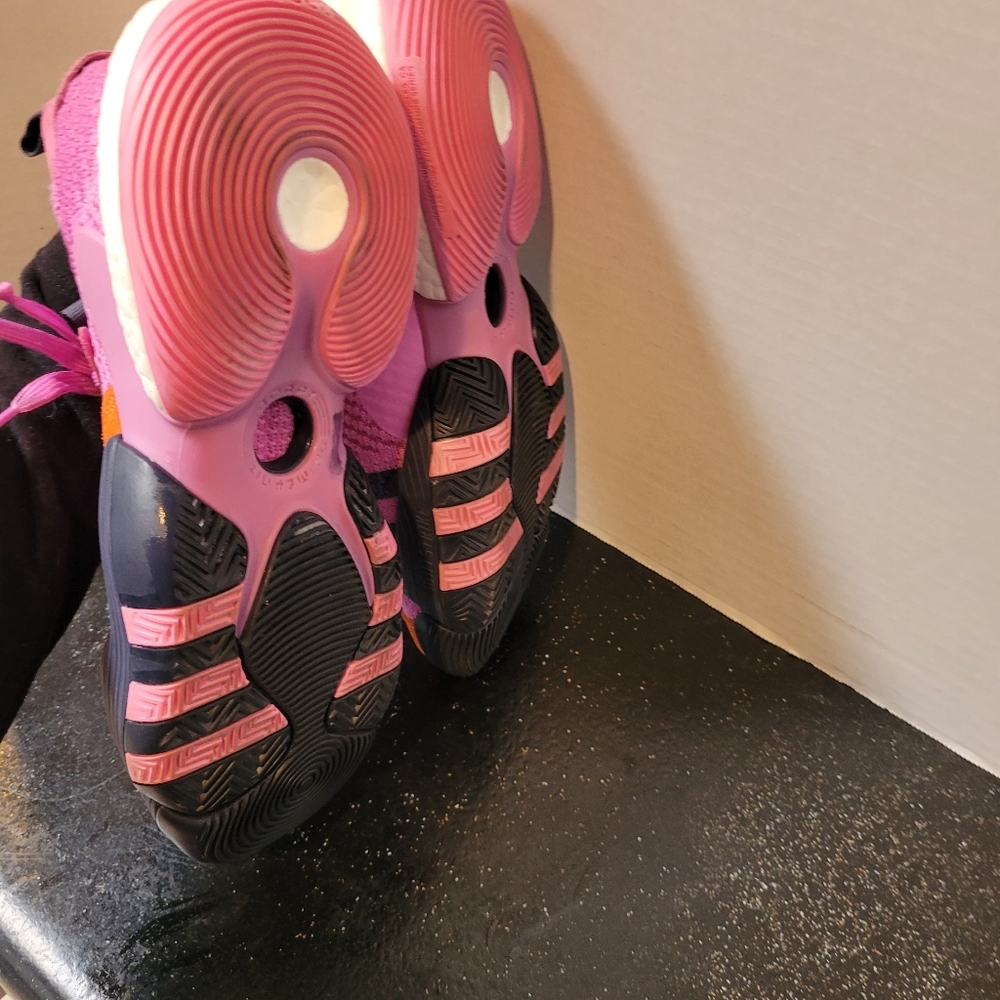 Adidas Trea Young 2 Basketball Sneakers - Picture 7 of 7